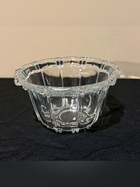 Mid-Century Clear Glass Dessert Bowl Scalloped Footed Base Beaded Edge